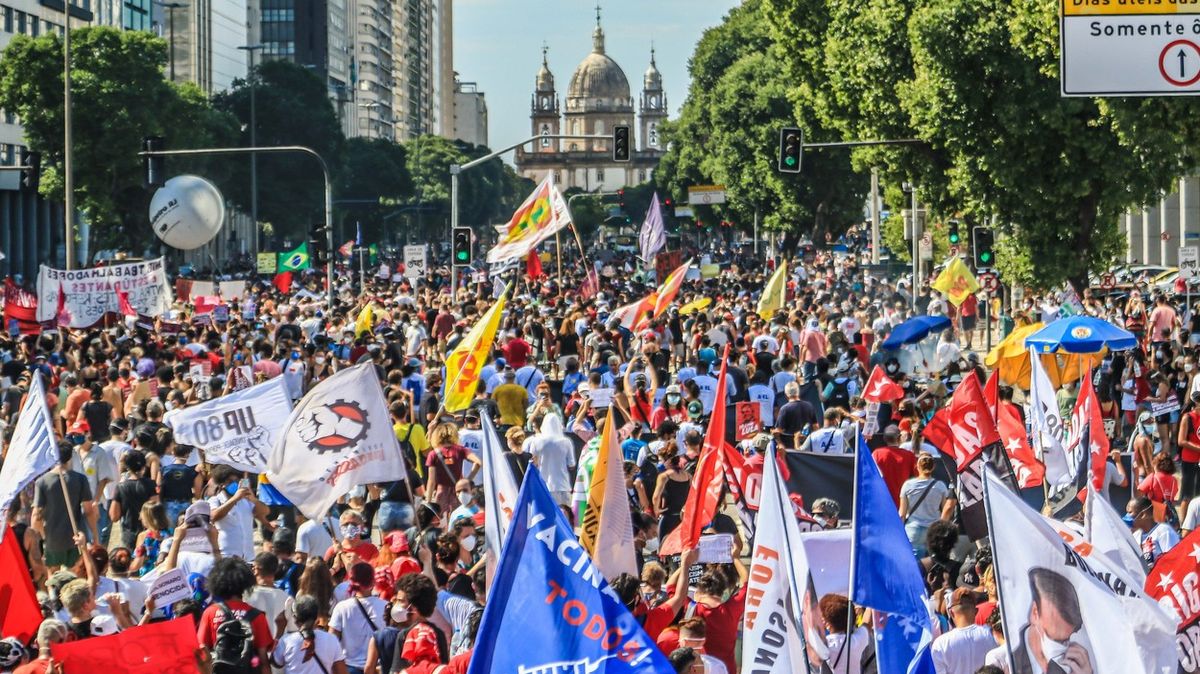 Obrazem: „Je to genocida.“ Brazilci protestovali proti přístupu Bolsonara ke covidu
